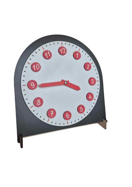 Pulkstenis ar izņemamiem cipariem